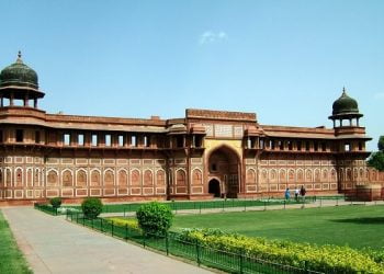 Agra Fort Information in Marathi