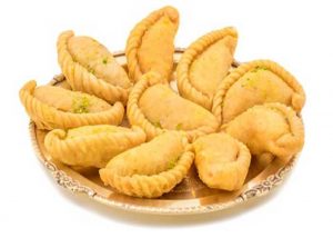 Gujiya Recipe in Marathi